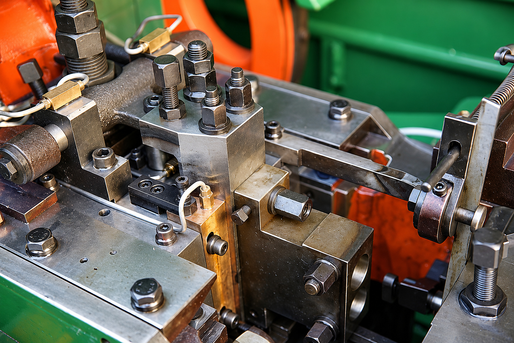 Custom screw machining components